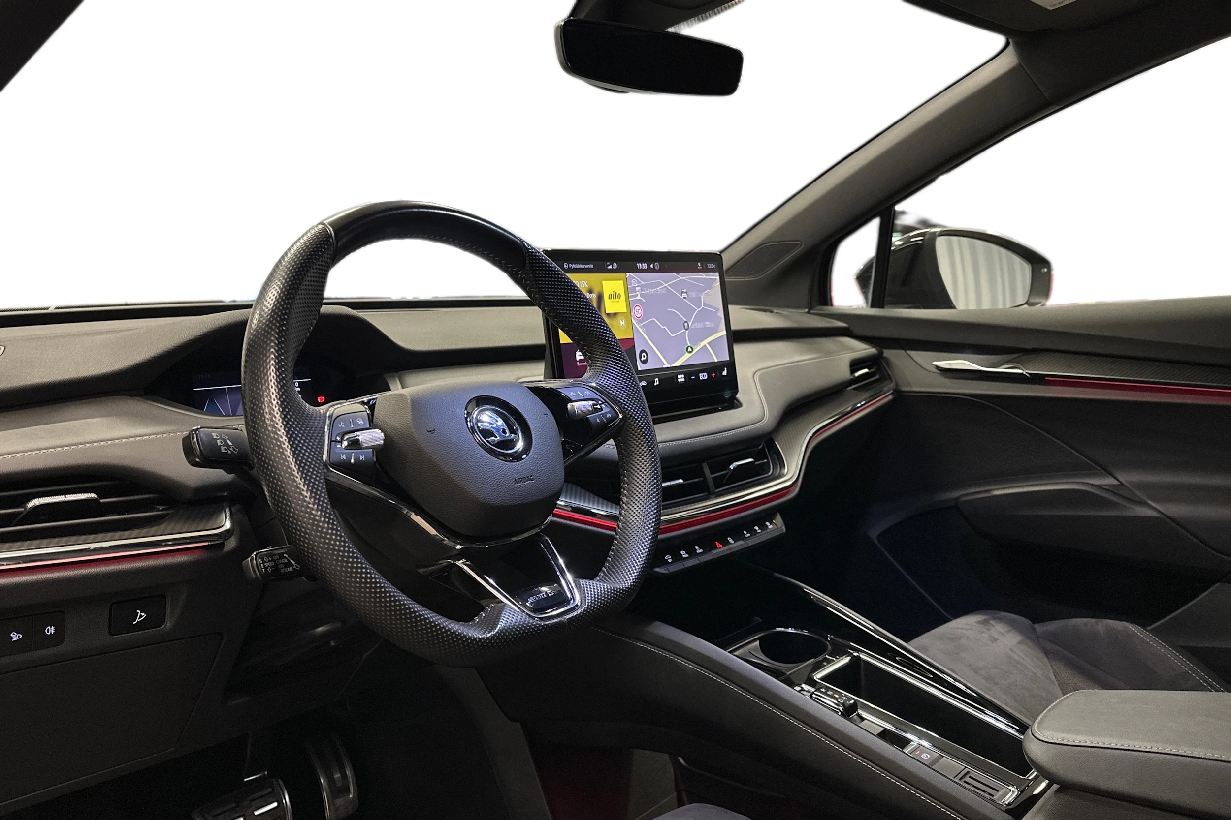 harmaa Skoda Enyaq 2023 kuva 6.