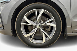 harmaa Skoda Enyaq 2023 kuva 9.