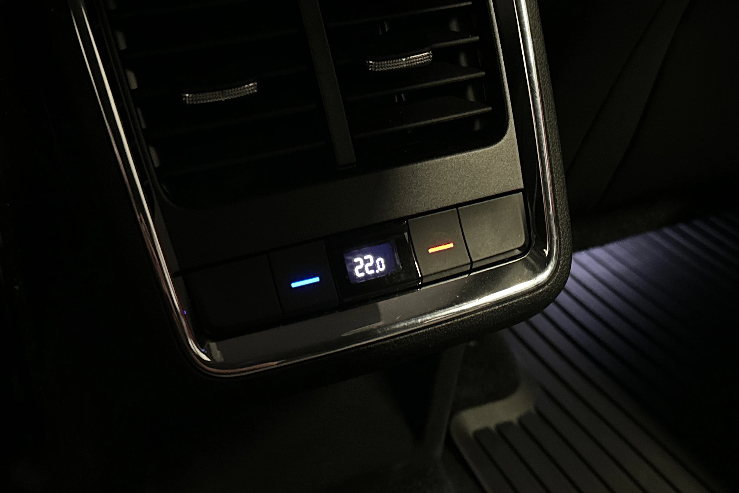 harmaa Skoda Enyaq 2023 kuva 14.