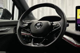 harmaa Skoda Enyaq 2023 kuva 16.