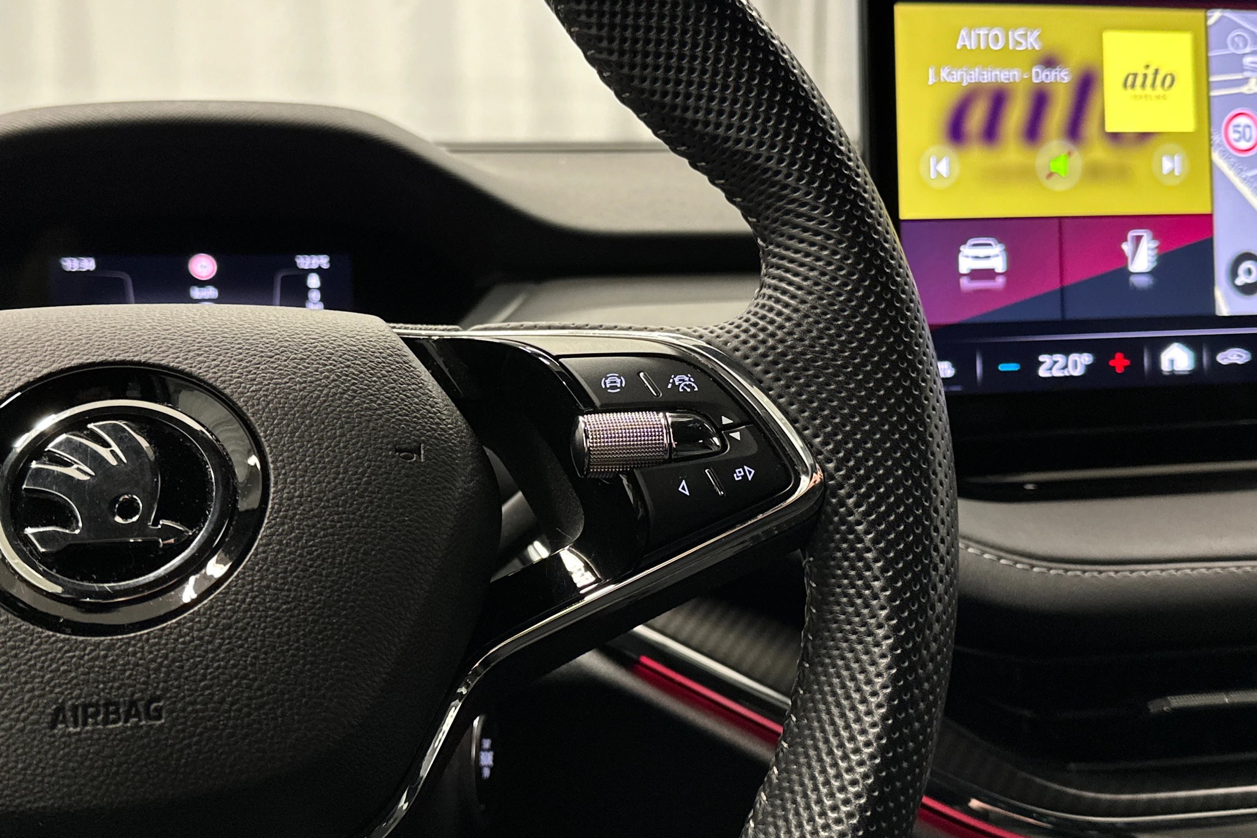 harmaa Skoda Enyaq 2023 kuva 18.