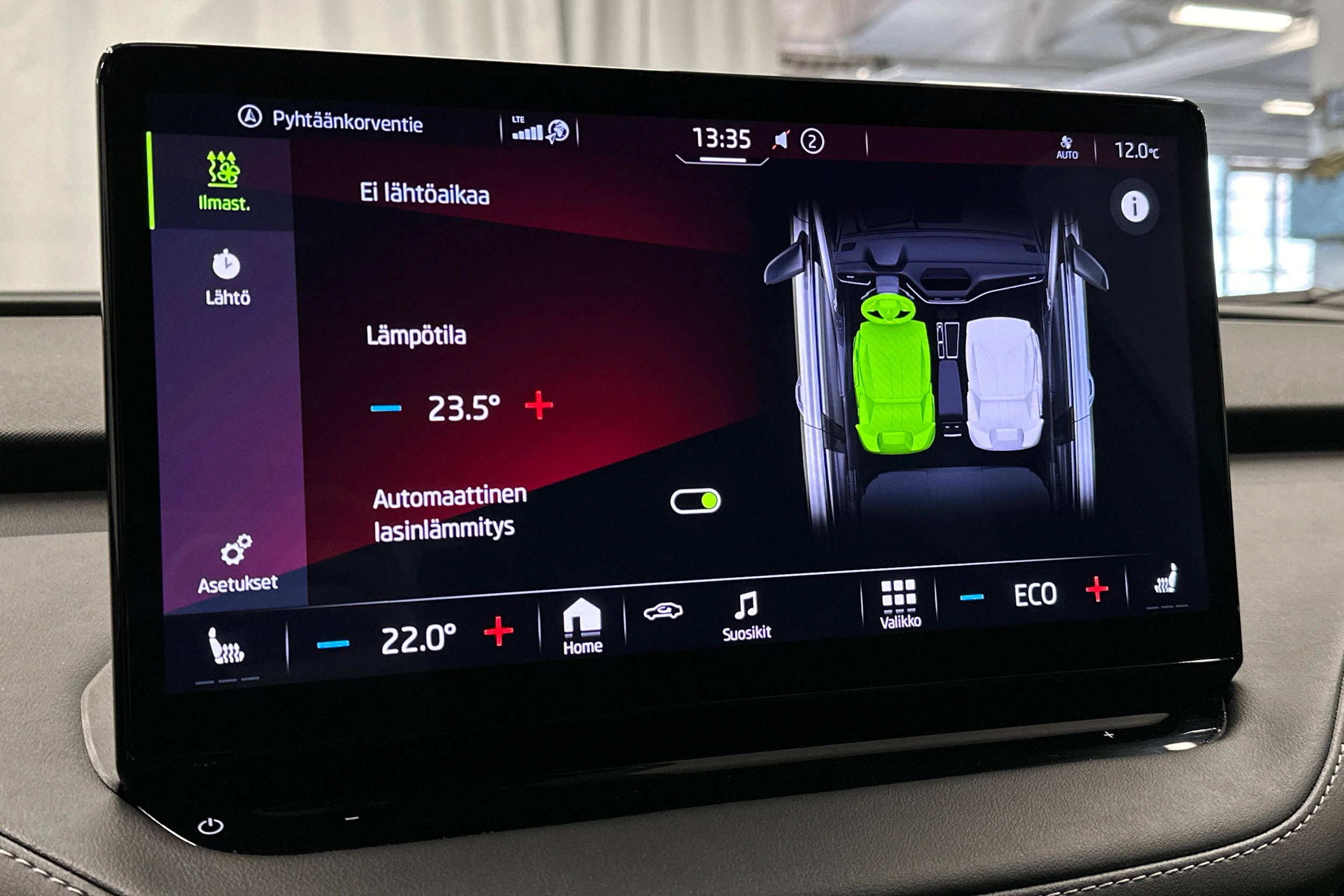 harmaa Skoda Enyaq 2023 kuva 25.