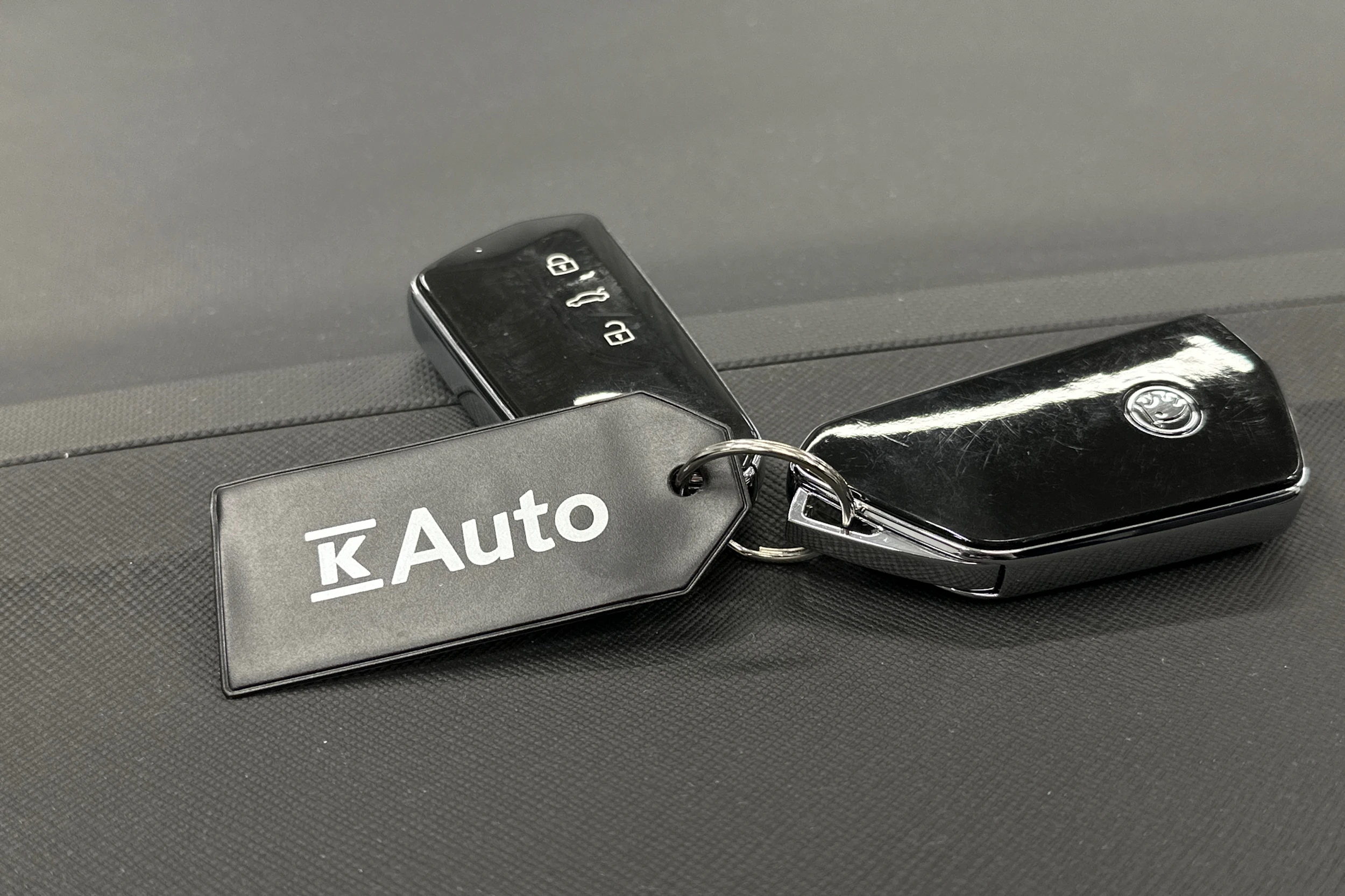 harmaa Skoda Enyaq 2023 kuva 31.