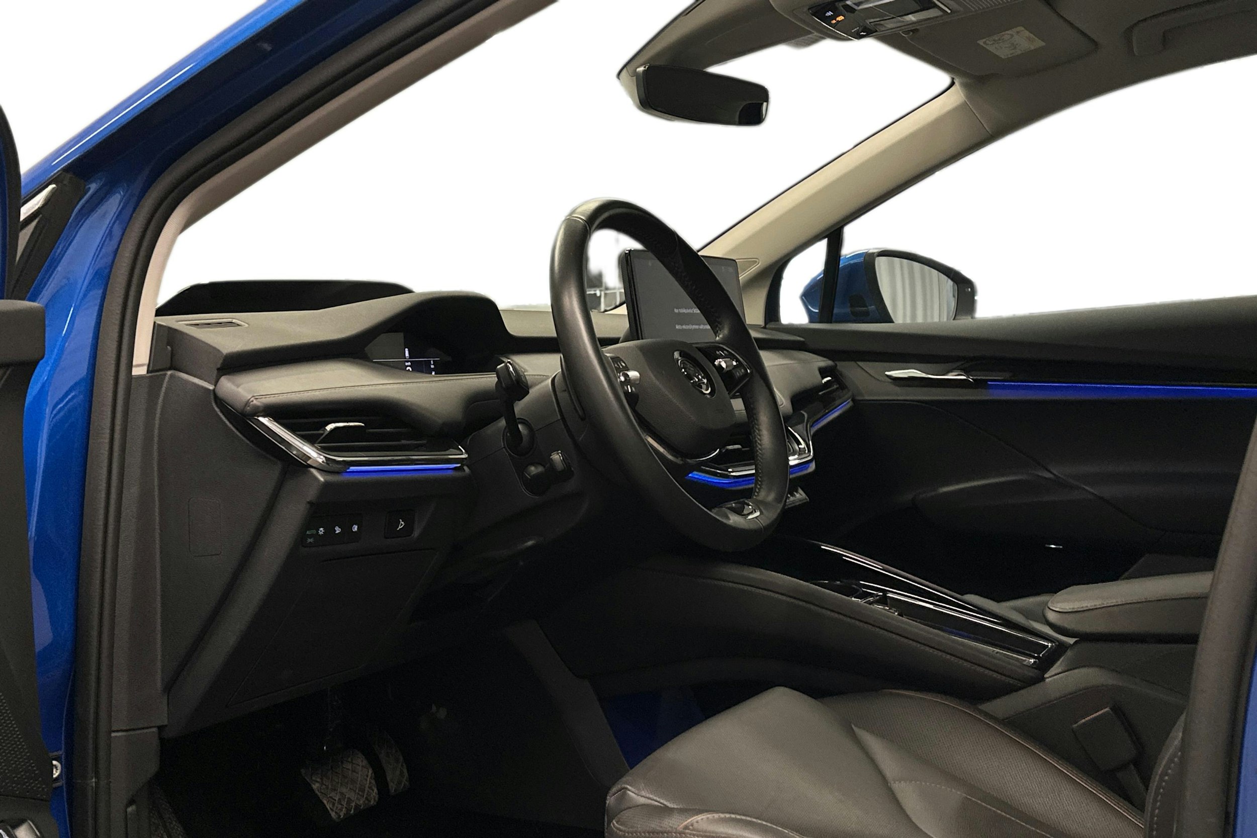 sininen Skoda Enyaq 2023 kuva 6.