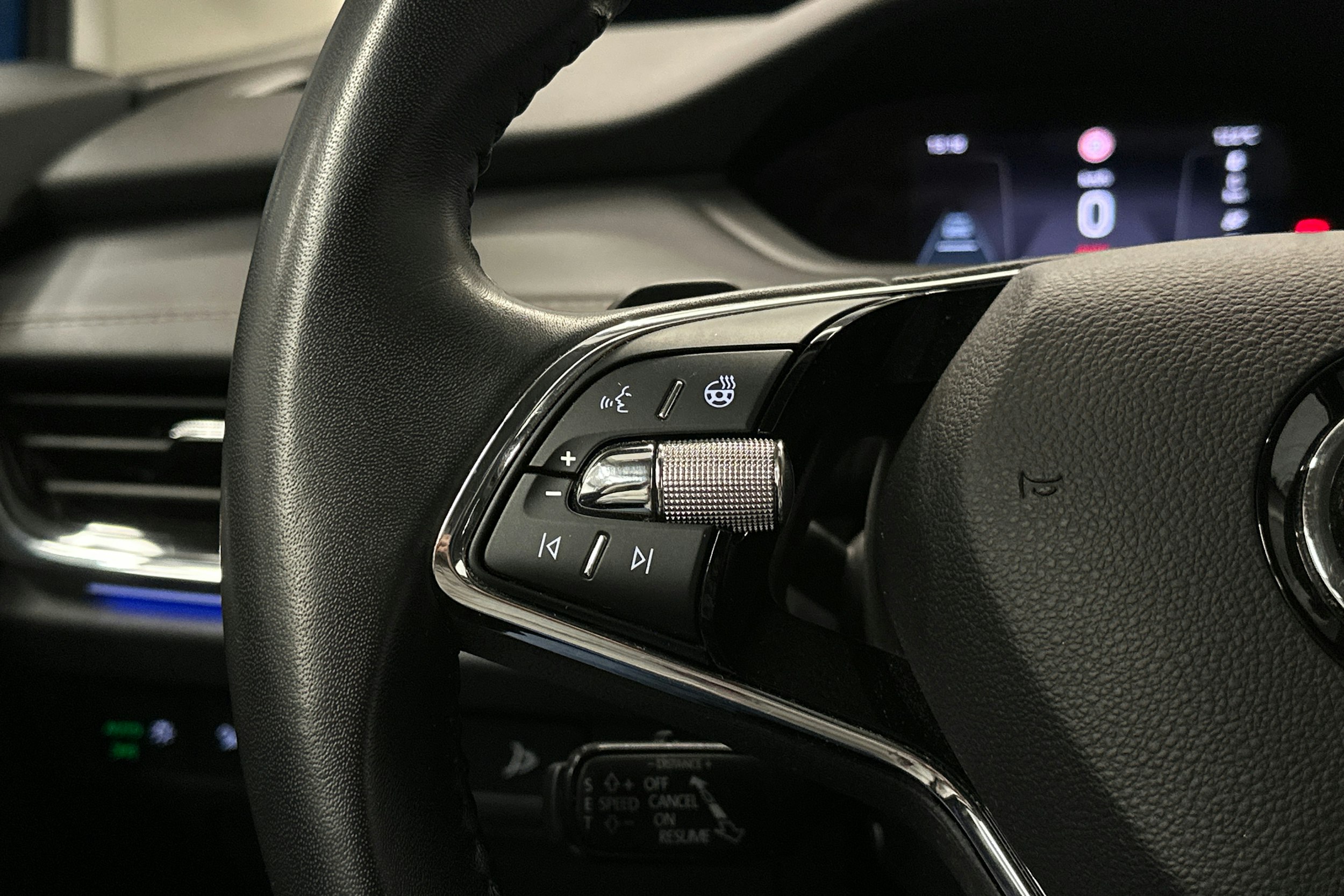 sininen Skoda Enyaq 2023 kuva 11.