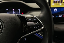 sininen Skoda Enyaq 2023 kuva 12.