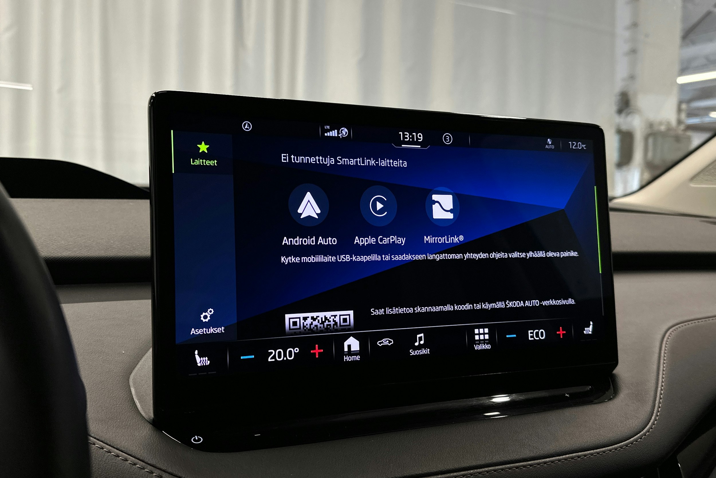 sininen Skoda Enyaq 2023 kuva 18.