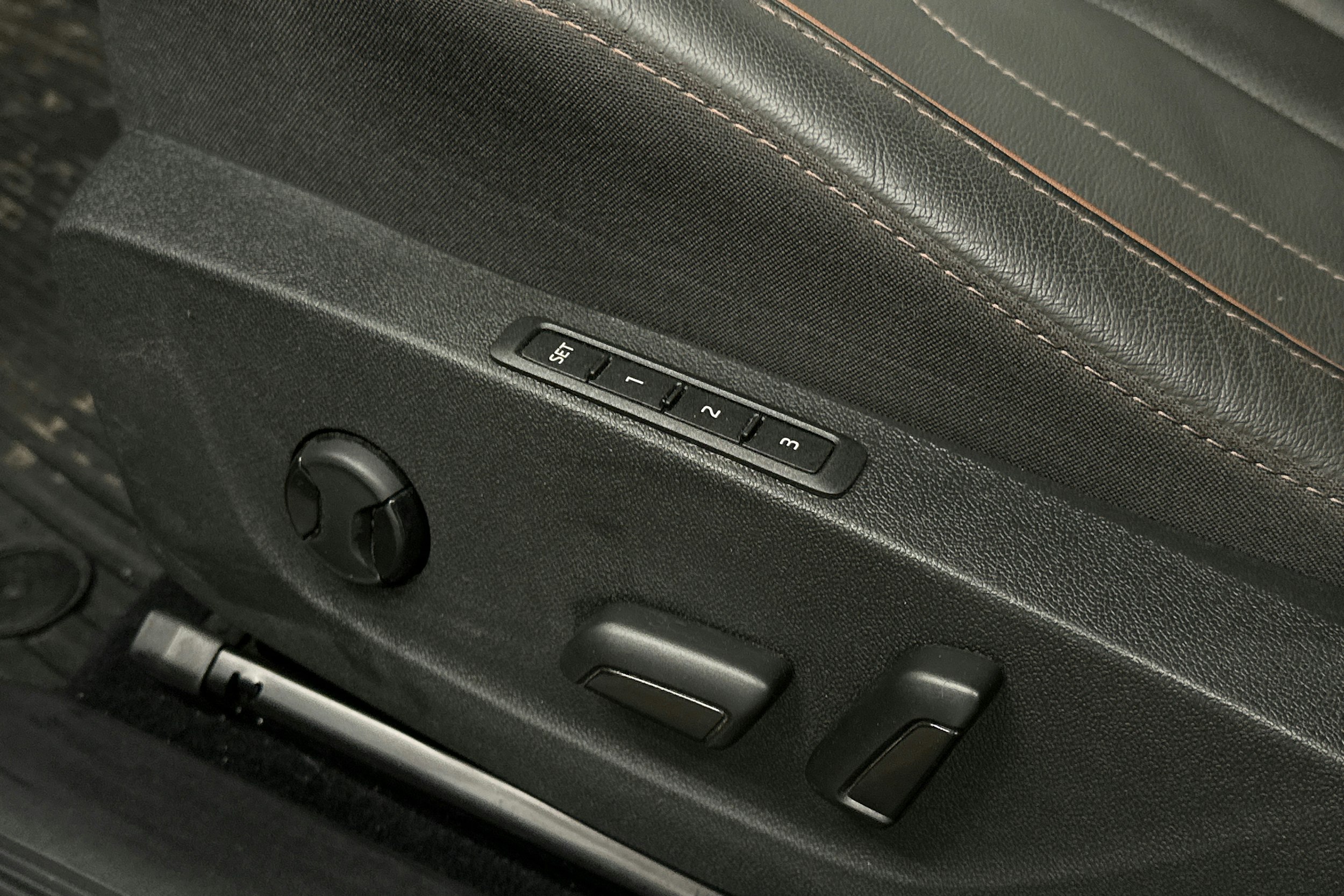 sininen Skoda Enyaq 2023 kuva 23.