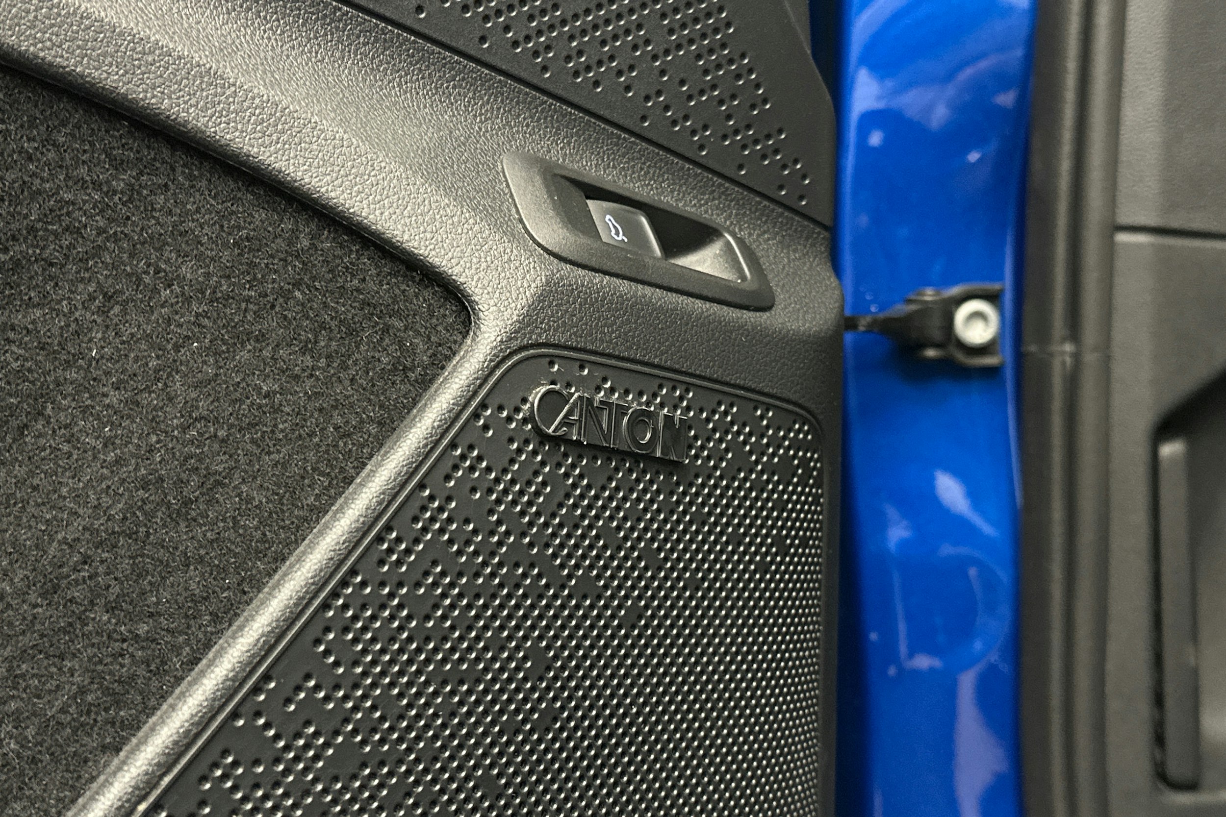 sininen Skoda Enyaq 2023 kuva 24.