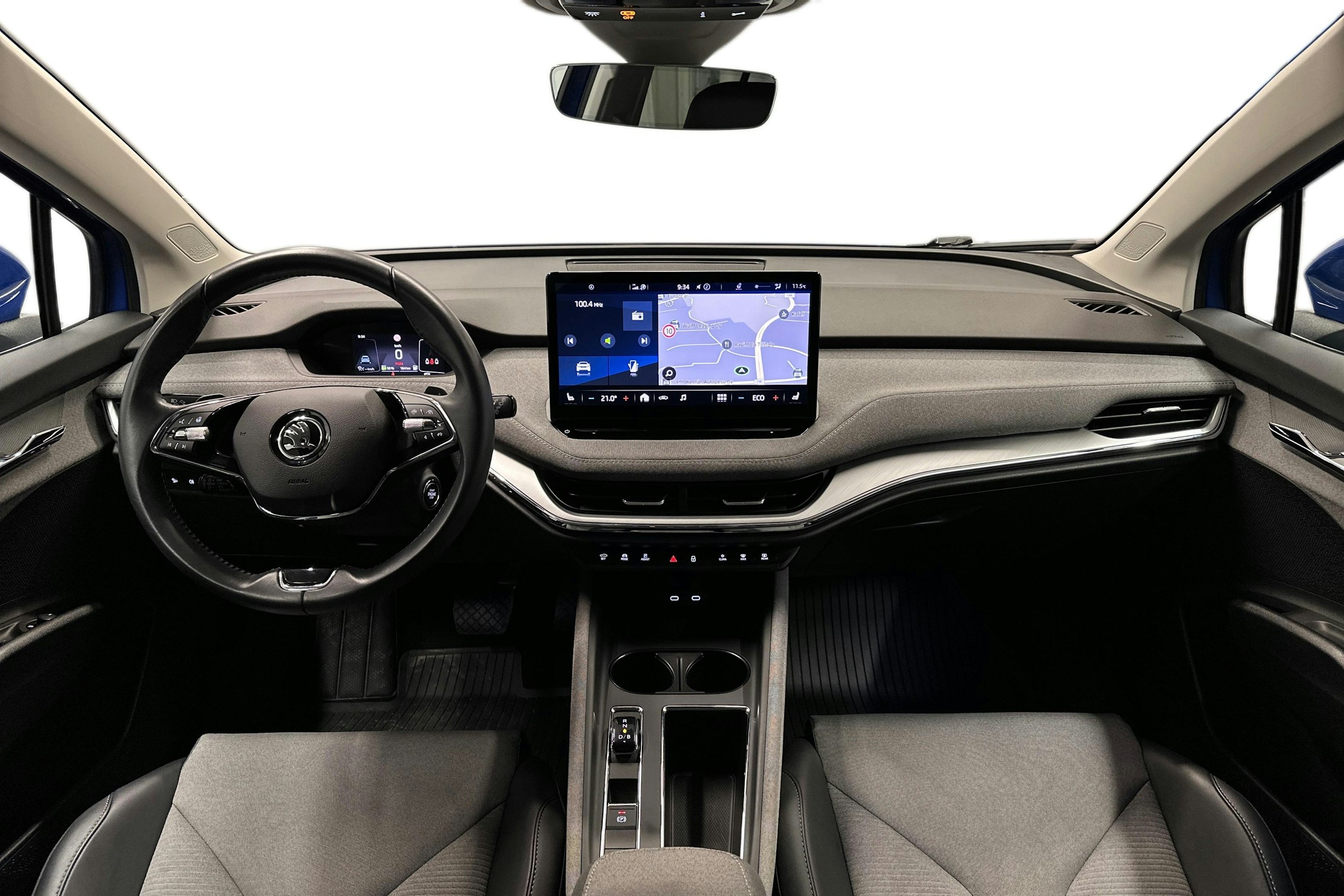 sininen Skoda Enyaq 2023 kuva 7.