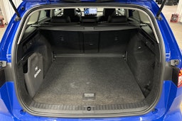 sininen Skoda Enyaq 2023 kuva 11.