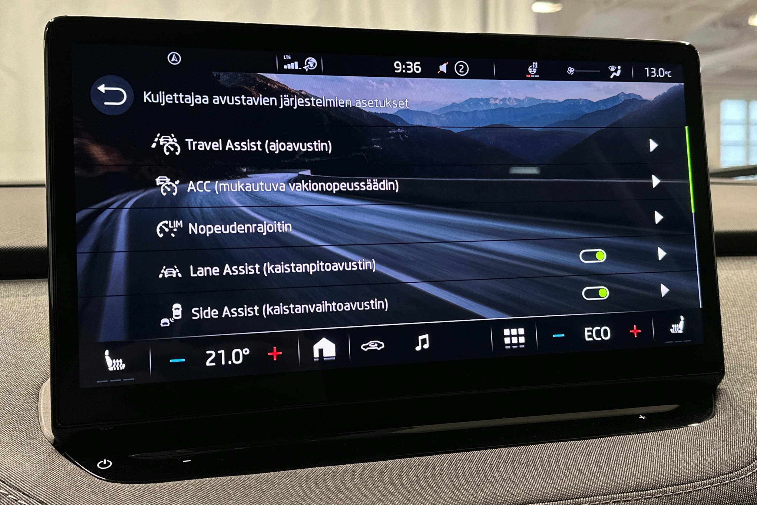 sininen Skoda Enyaq 2023 kuva 20.