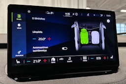 sininen Skoda Enyaq 2023 kuva 23.