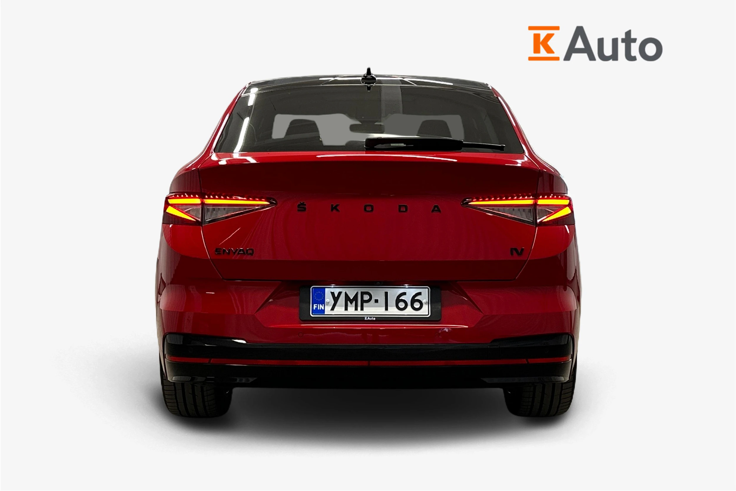 punainen Skoda Enyaq 2023 kuva 4.