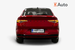 punainen Skoda Enyaq 2023 kuva 4.