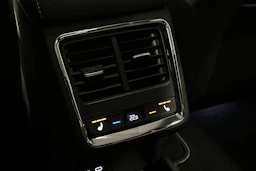 punainen Skoda Enyaq 2023 kuva 18.