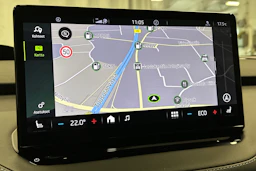 punainen Skoda Enyaq 2023 kuva 28.