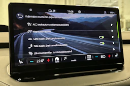 punainen Skoda Enyaq 2023 kuva 29.