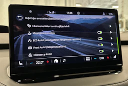 punainen Skoda Enyaq 2023 kuva 30.