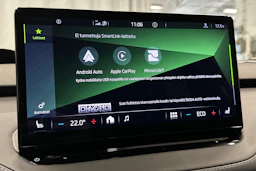 punainen Skoda Enyaq 2023 kuva 31.