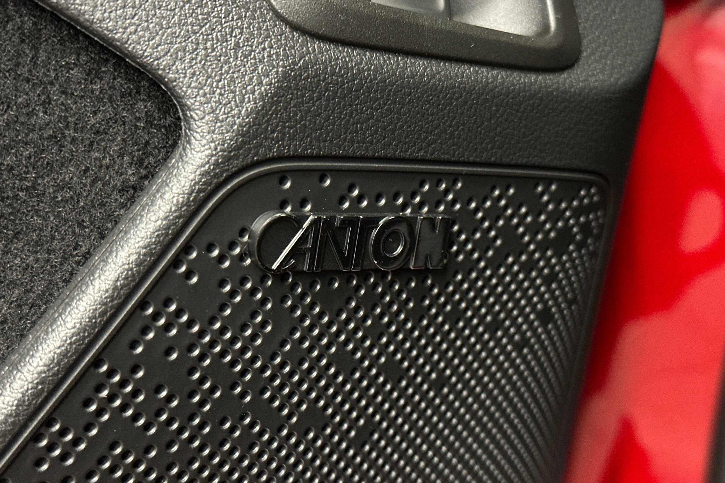 punainen Skoda Enyaq 2023 kuva 37.