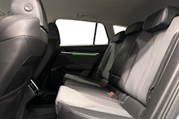 harmaa Skoda Enyaq 2023 kuva 11.
