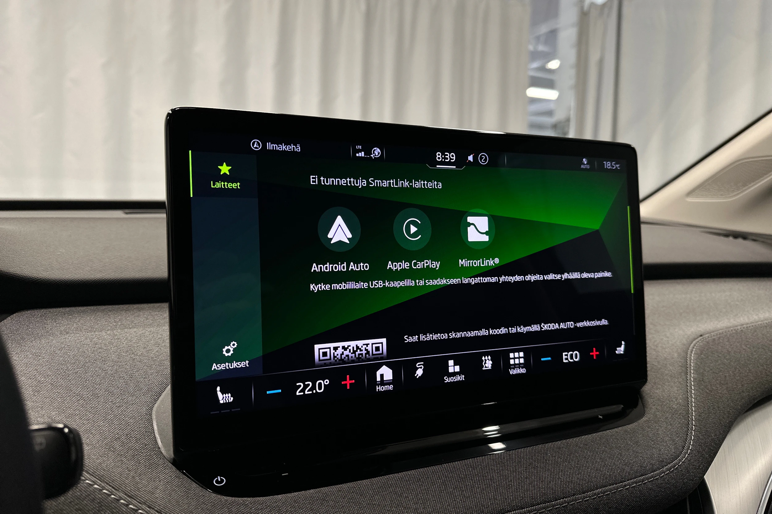 harmaa Skoda Enyaq 2023 kuva 21.