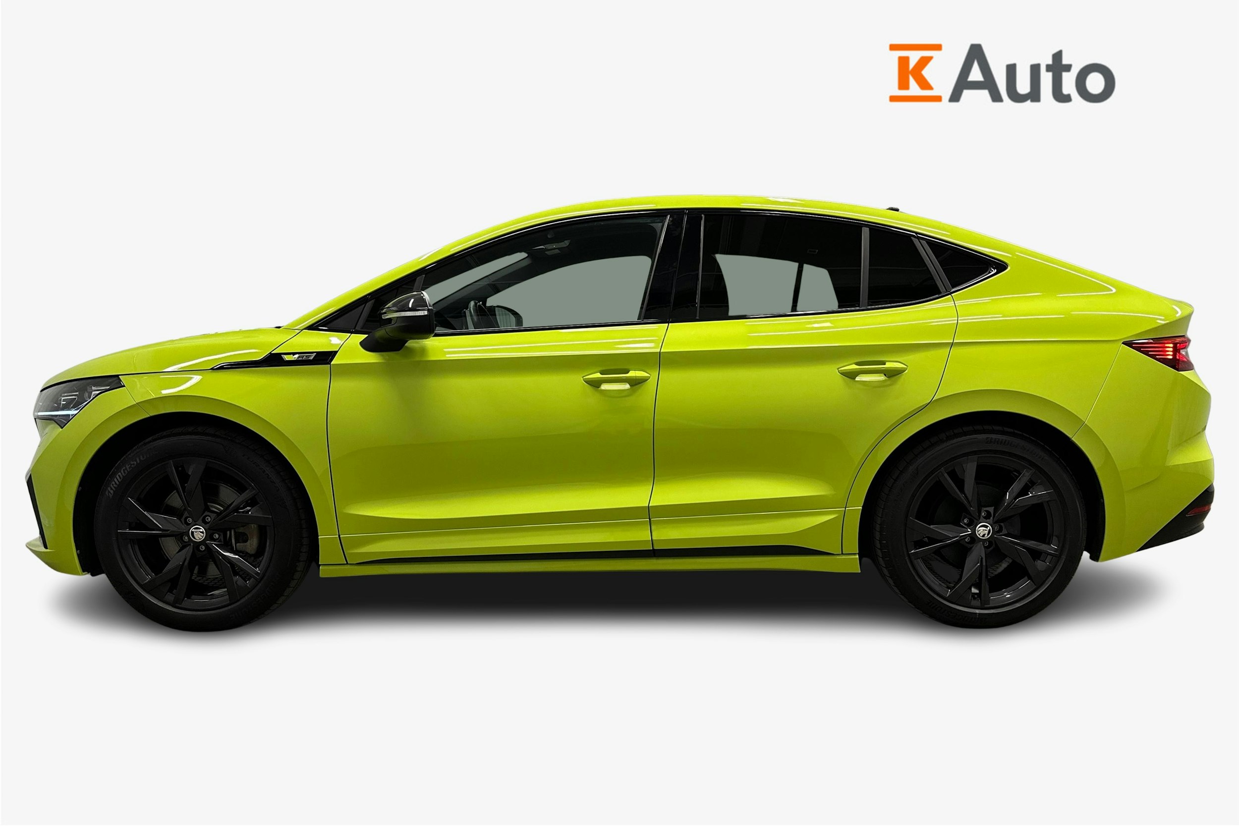 vihreä Skoda Enyaq 2023 kuva 5.