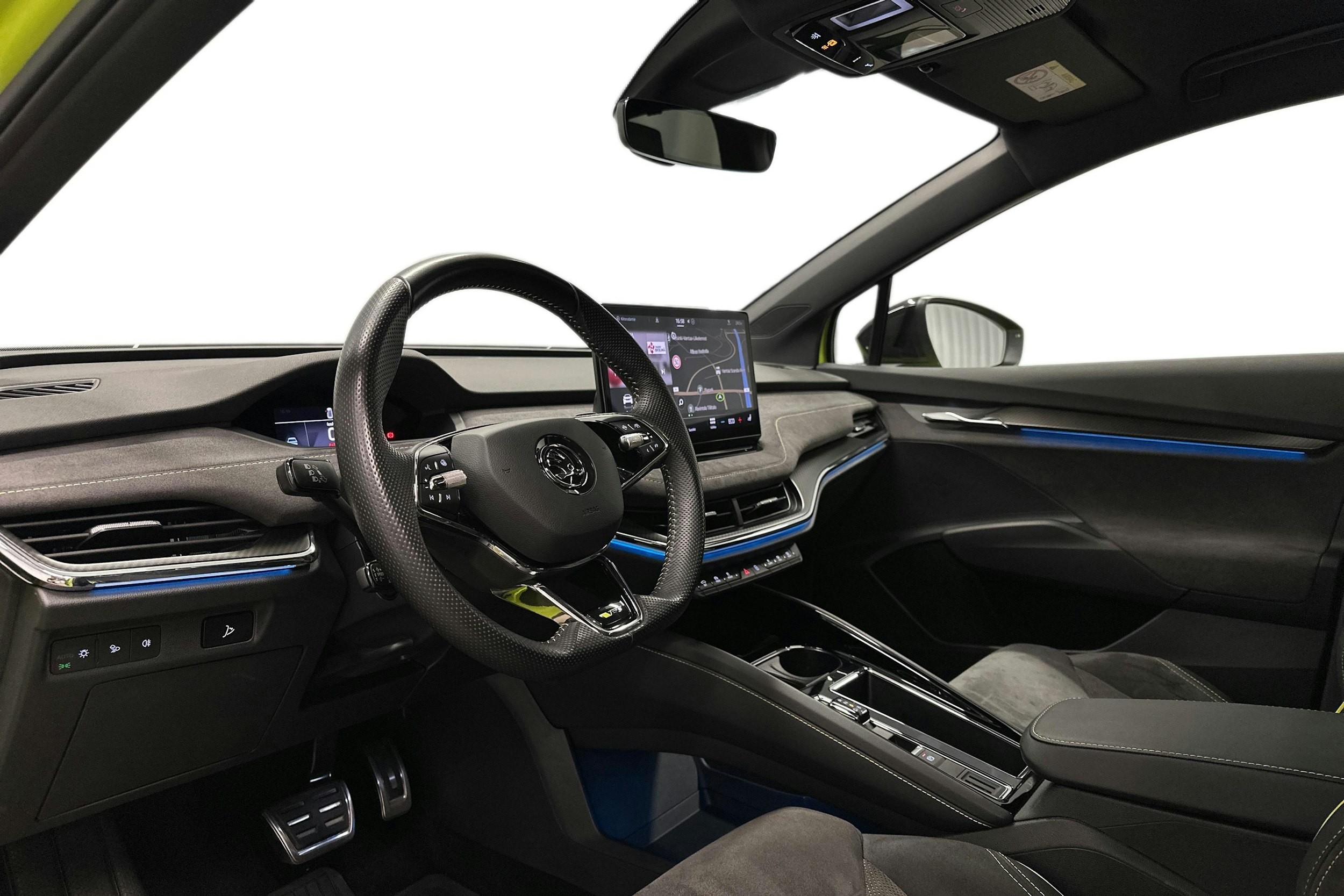 vihreä Skoda Enyaq 2023 kuva 6.