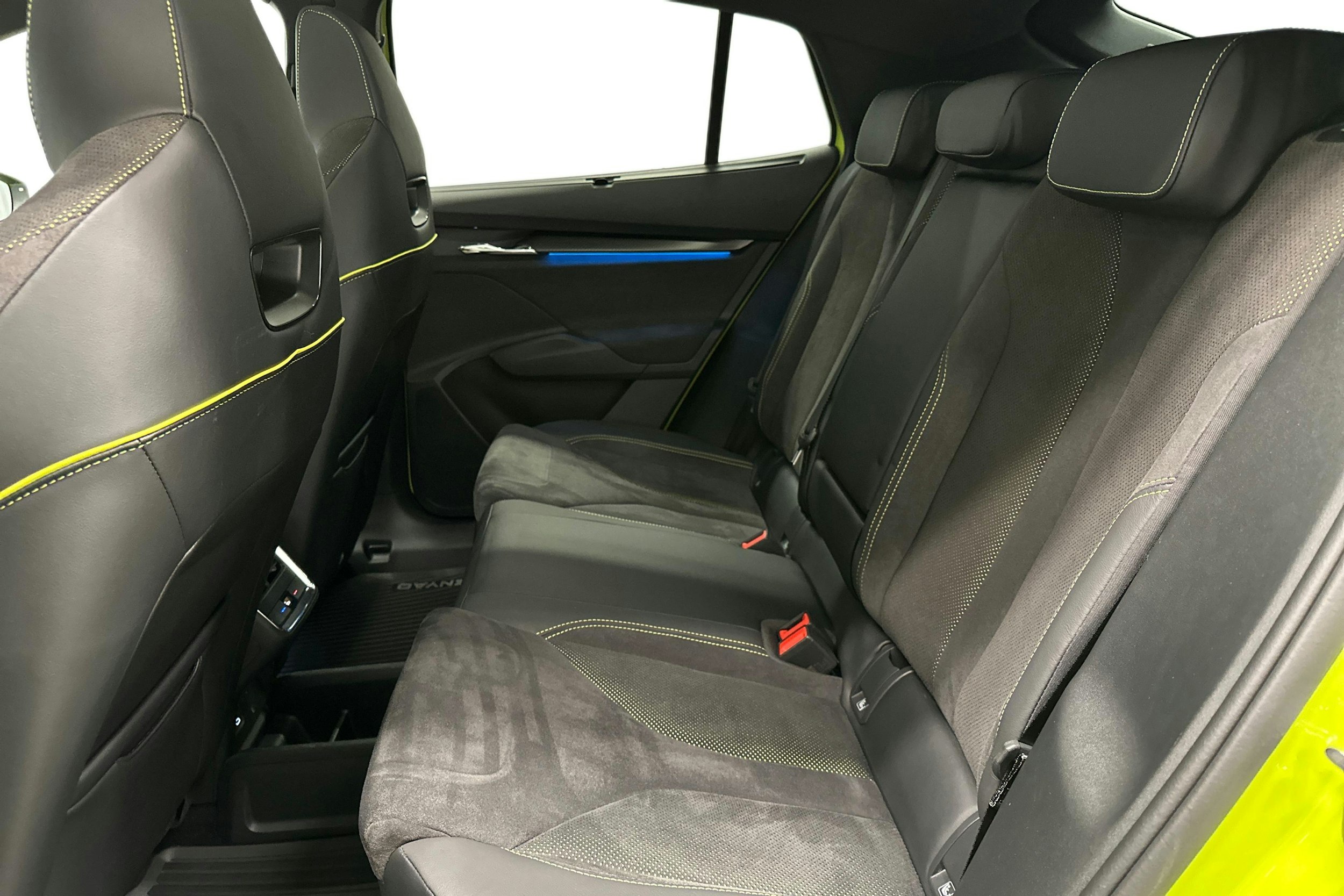 vihreä Skoda Enyaq 2023 kuva 8.