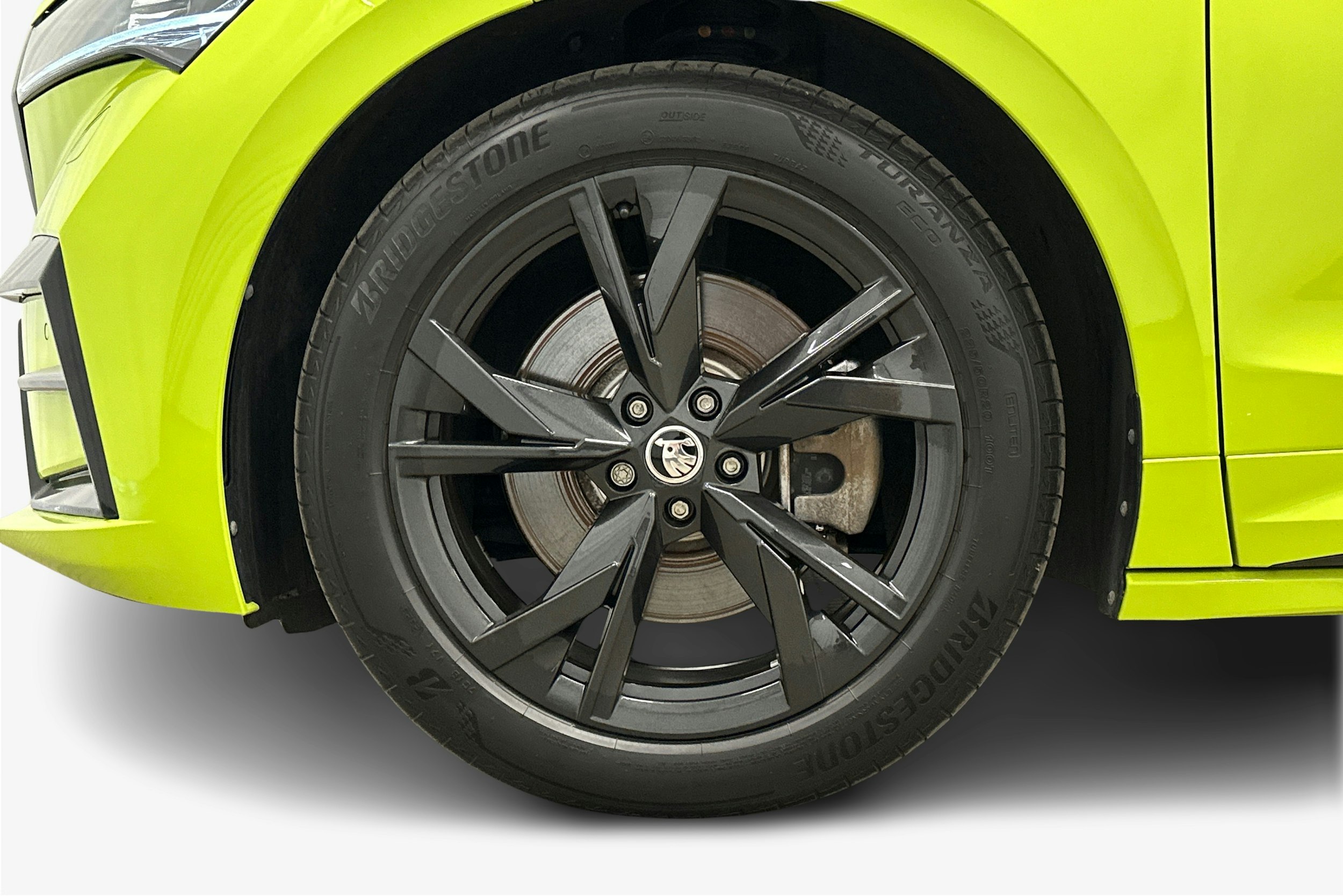 vihreä Skoda Enyaq 2023 kuva 9.