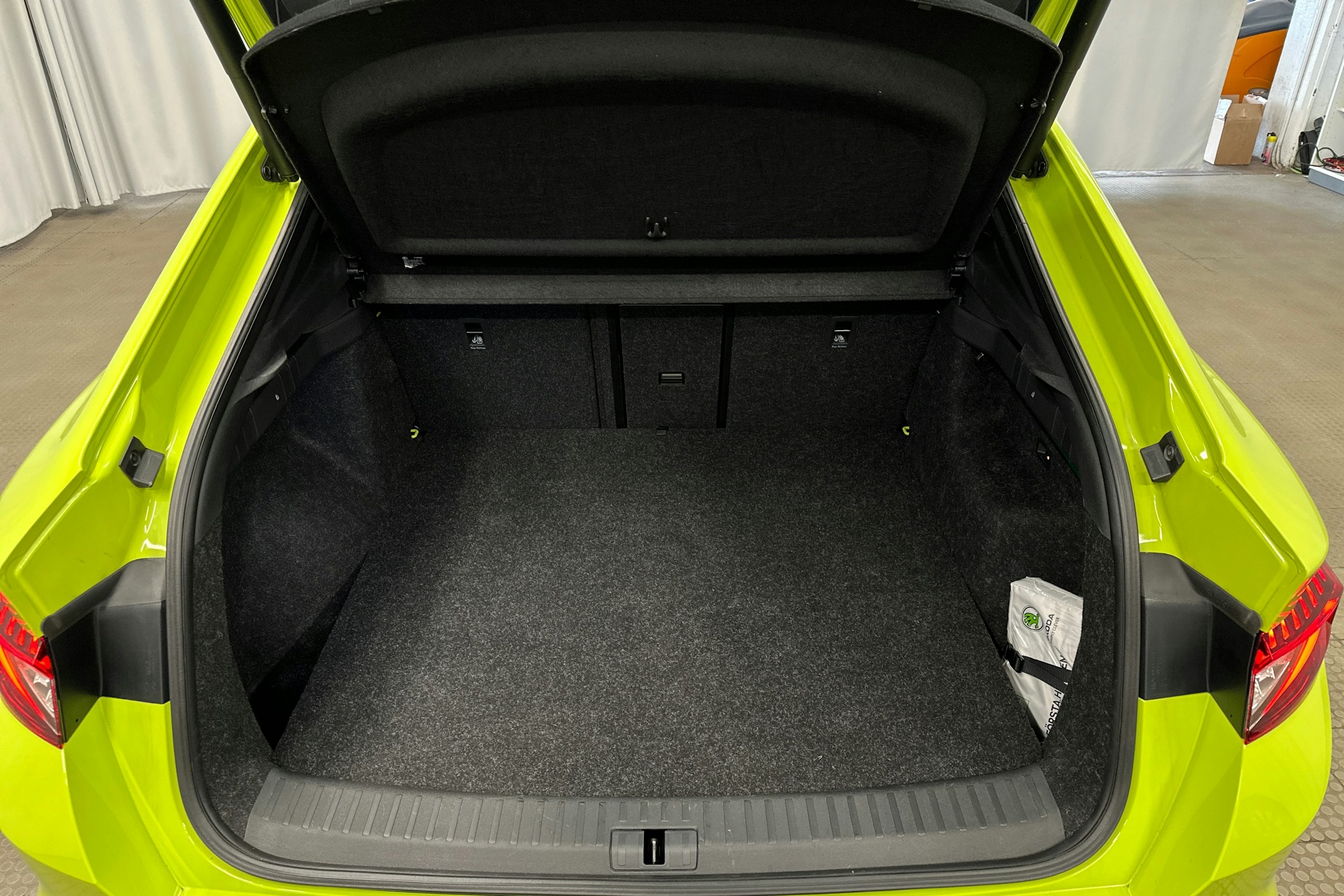vihreä Skoda Enyaq 2023 kuva 11.