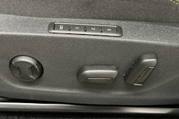 vihreä Skoda Enyaq 2023 kuva 17.