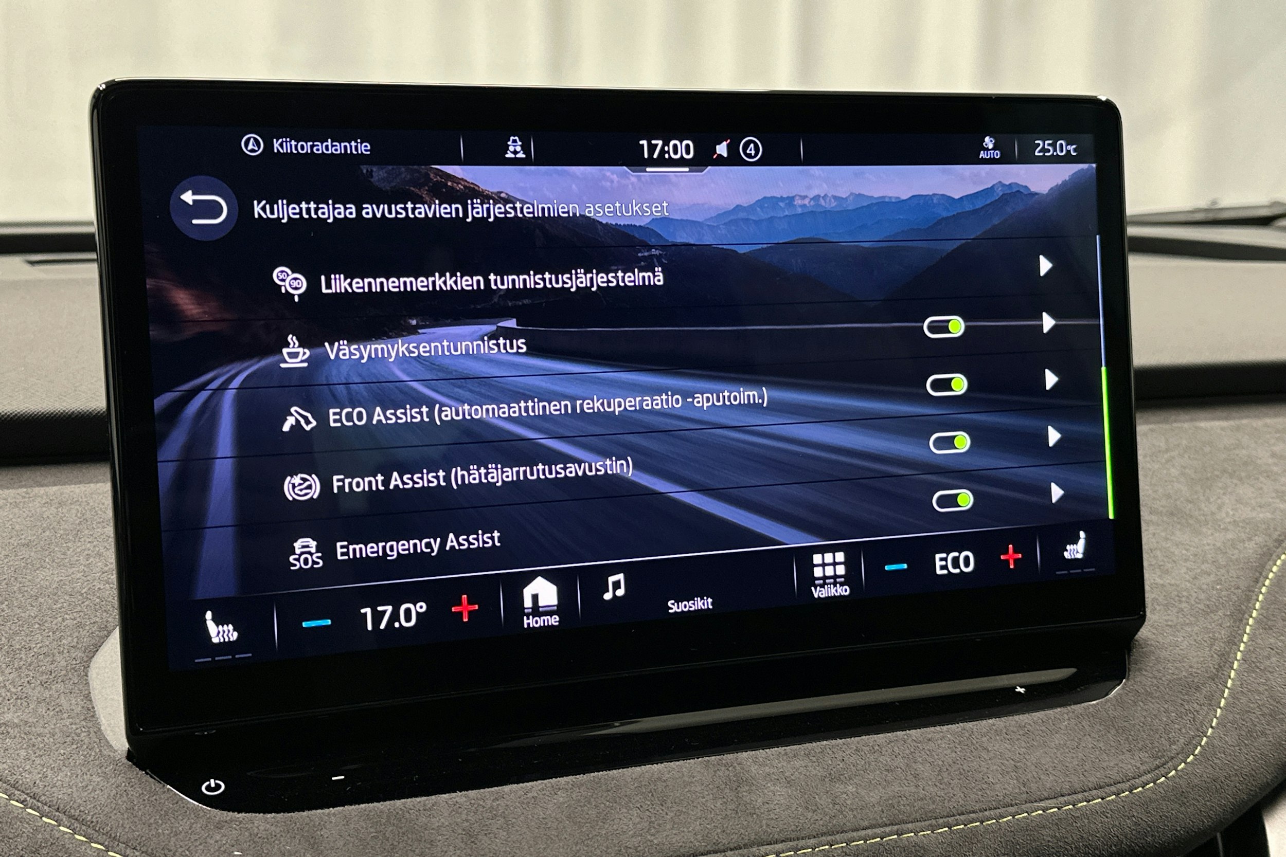 vihreä Skoda Enyaq 2023 kuva 26.