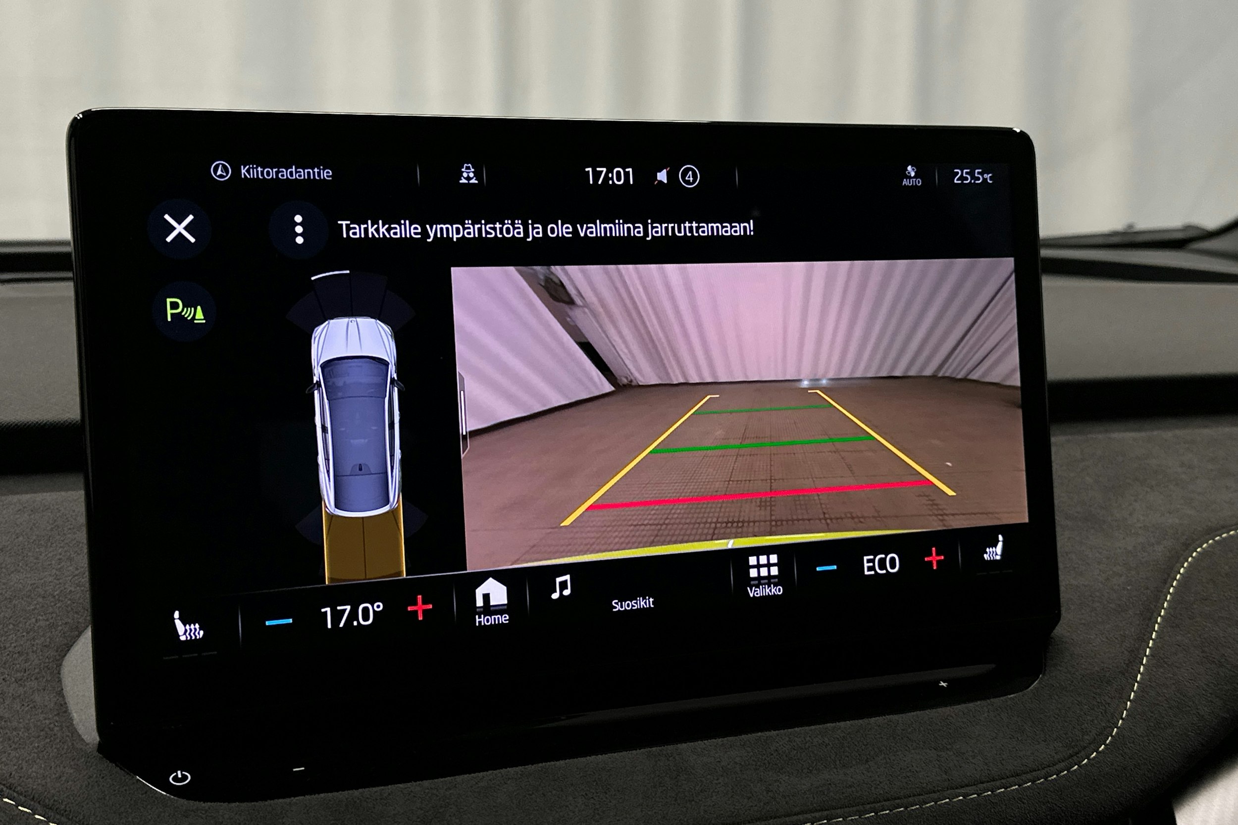 vihreä Skoda Enyaq 2023 kuva 30.