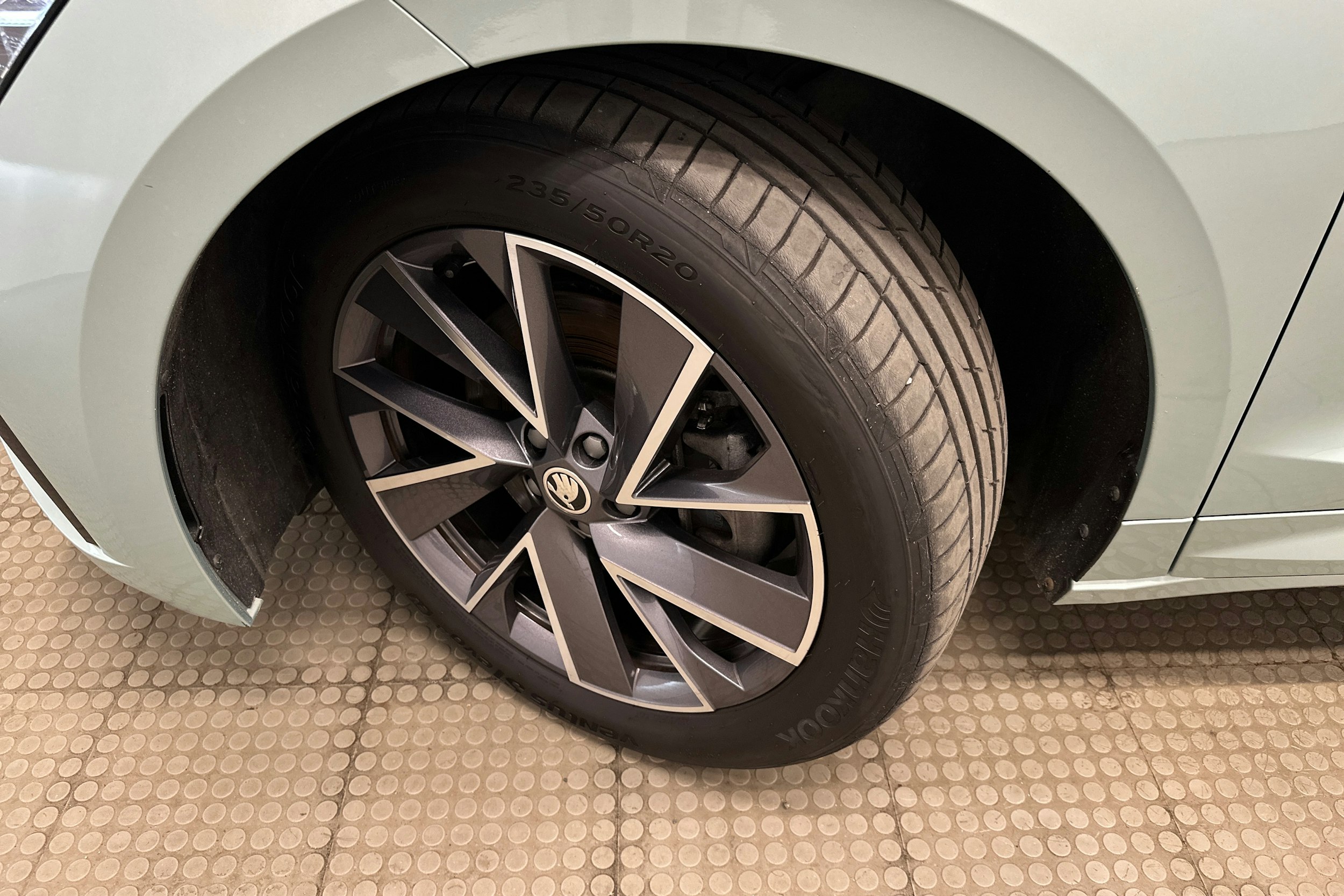 hopea Skoda Enyaq 2023 kuva 13.
