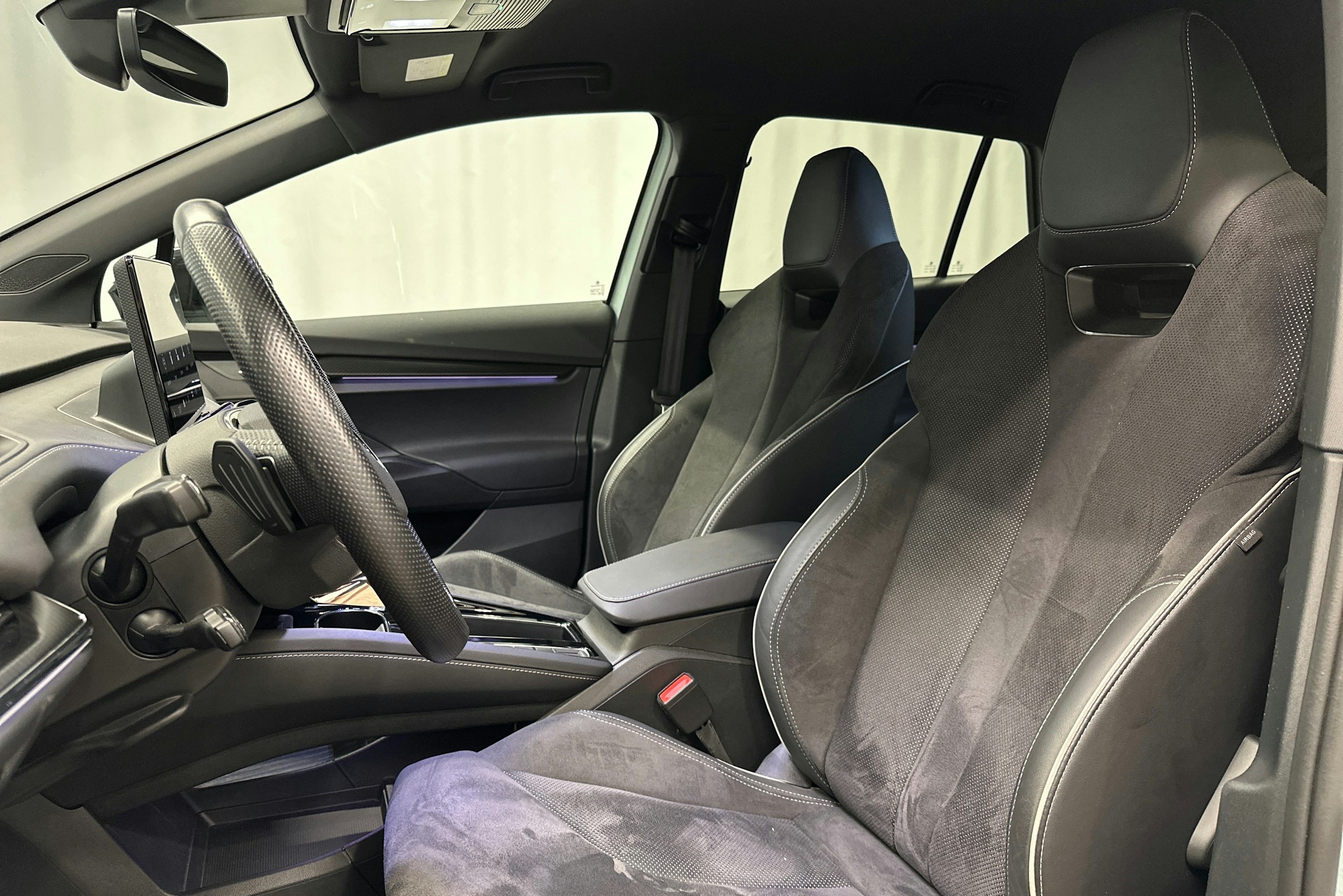 hopea Skoda Enyaq 2023 kuva 17.