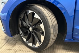 sininen Skoda Enyaq 2023 kuva 10.