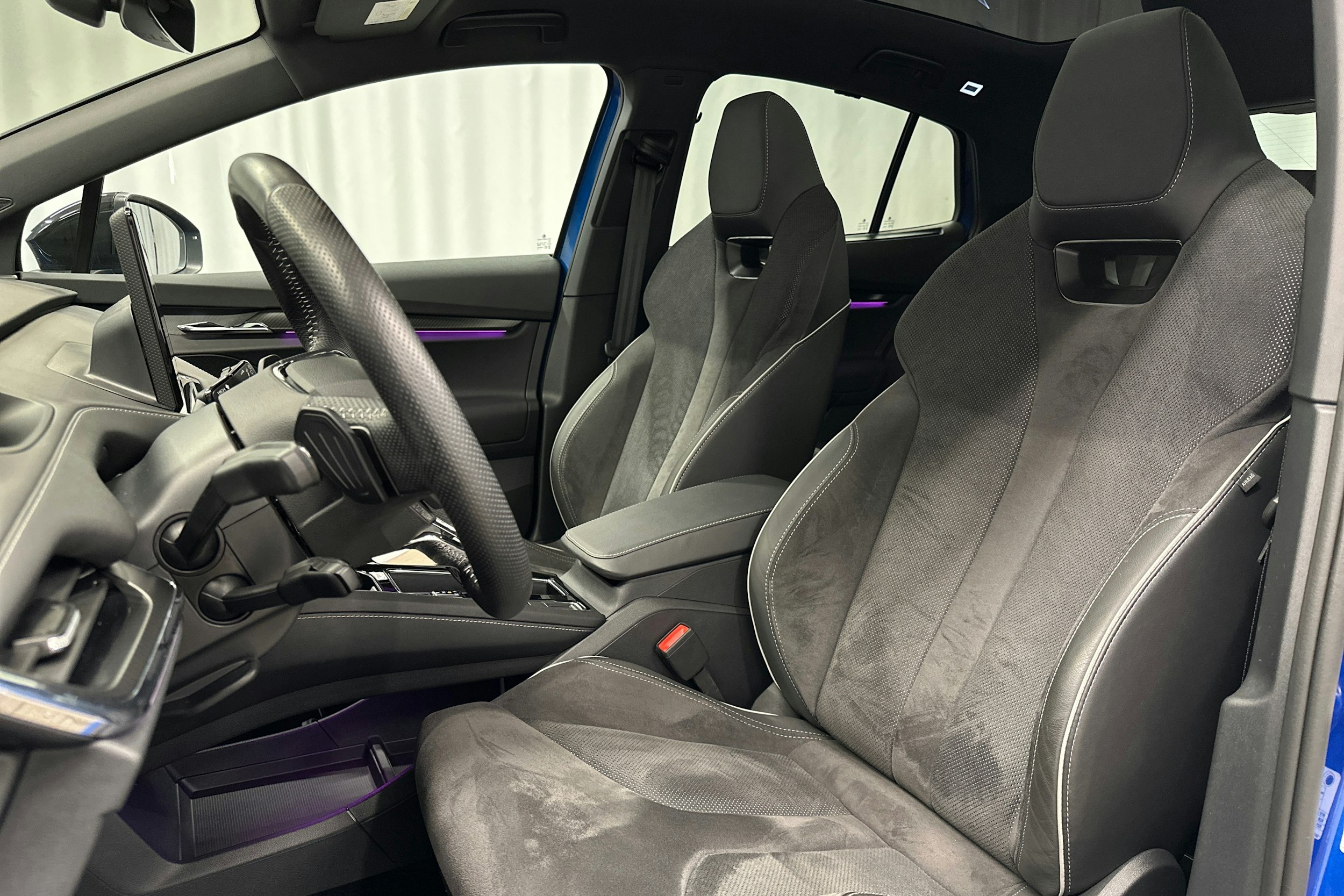 sininen Skoda Enyaq 2023 kuva 15.