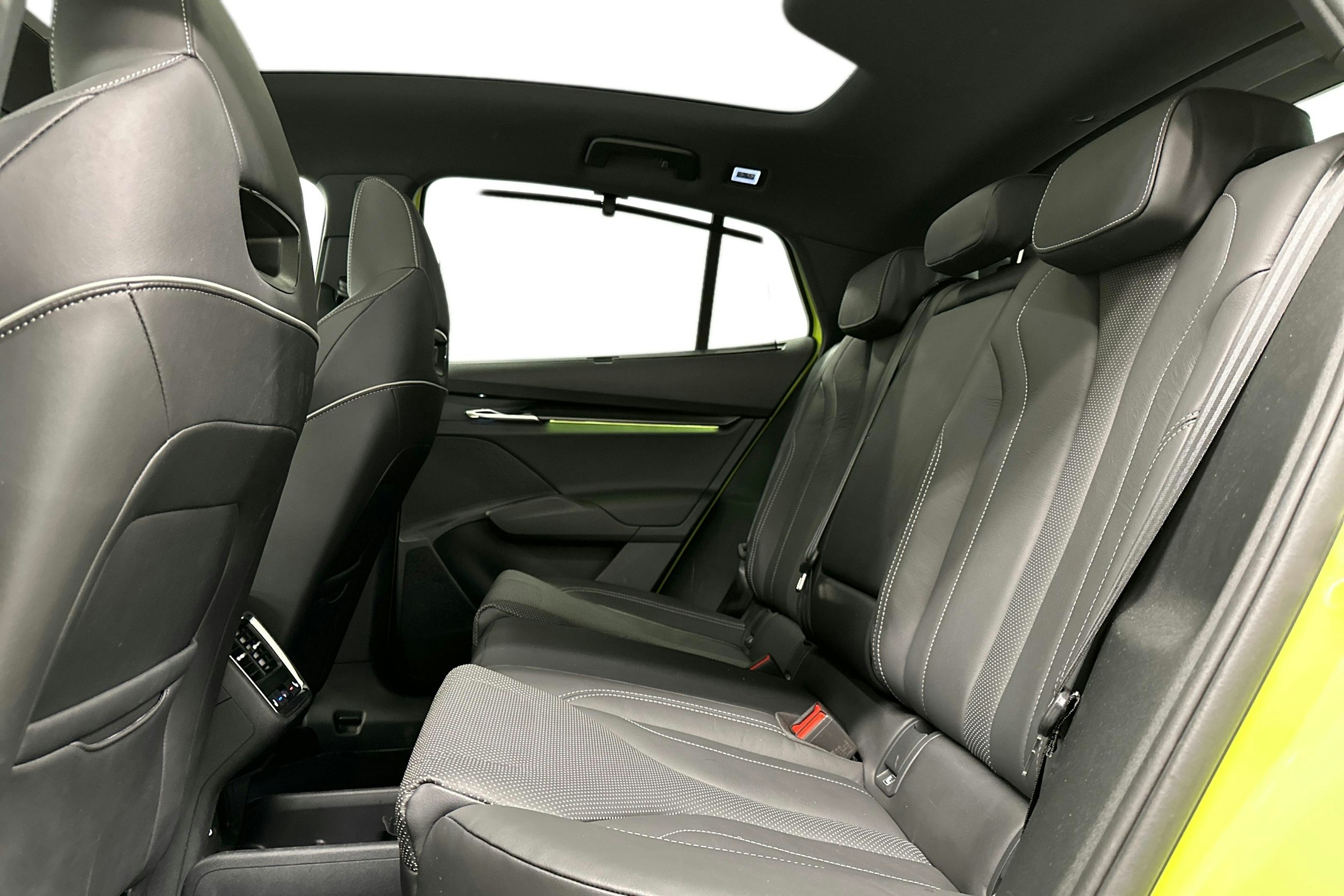 vihreä Skoda Enyaq 2023 kuva 10.