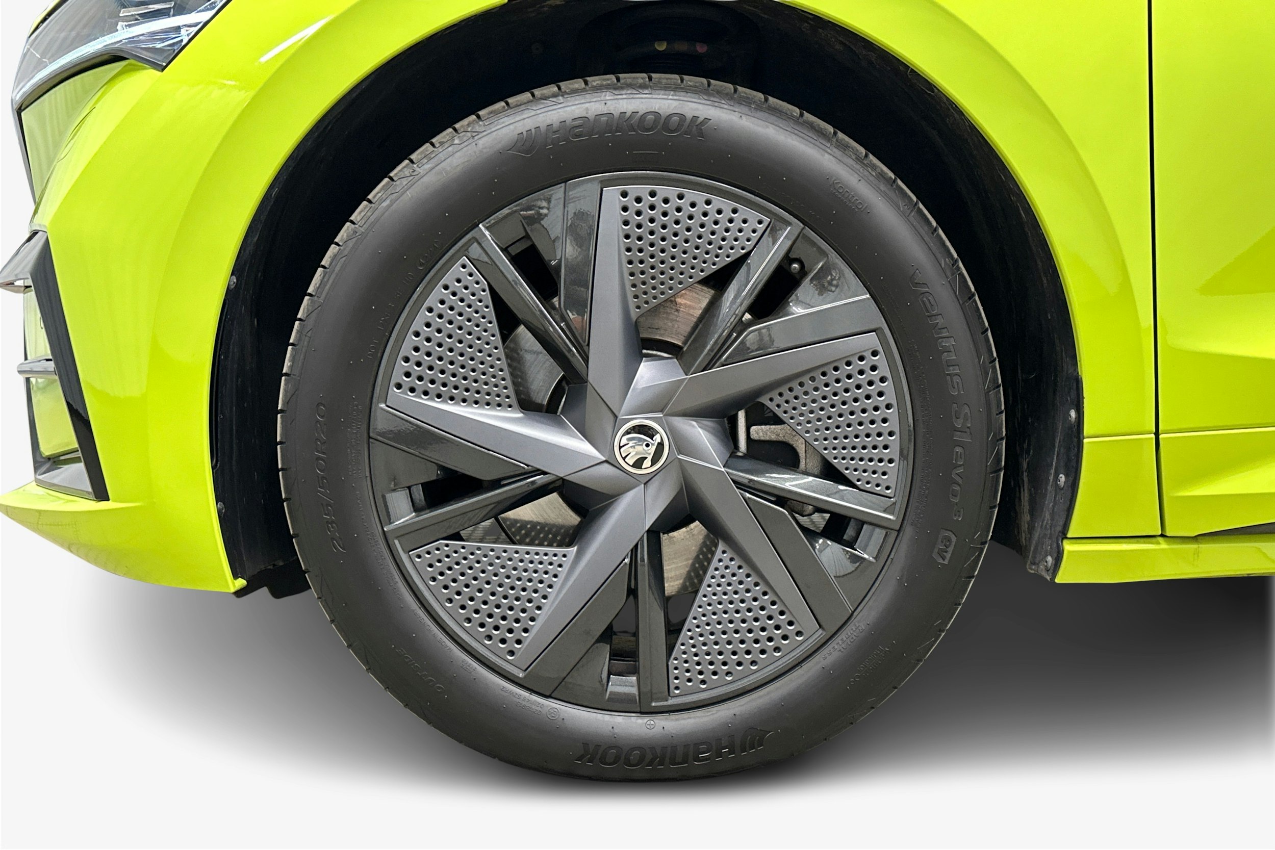 vihreä Skoda Enyaq 2023 kuva 11.