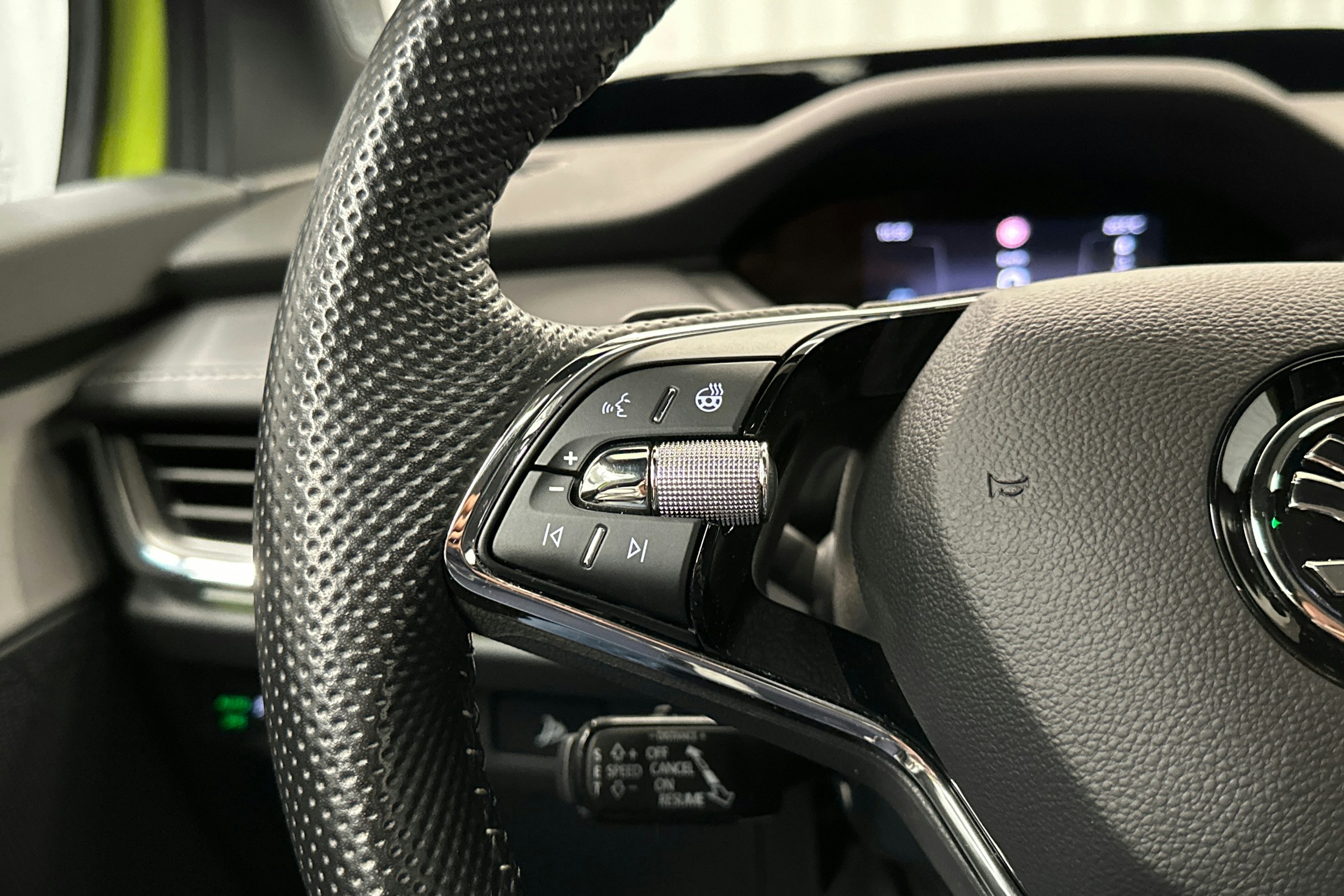 vihreä Skoda Enyaq 2023 kuva 14.