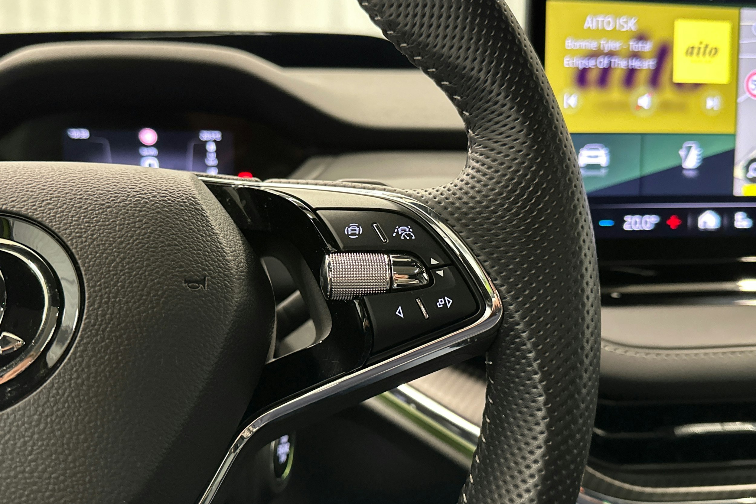 vihreä Skoda Enyaq 2023 kuva 15.