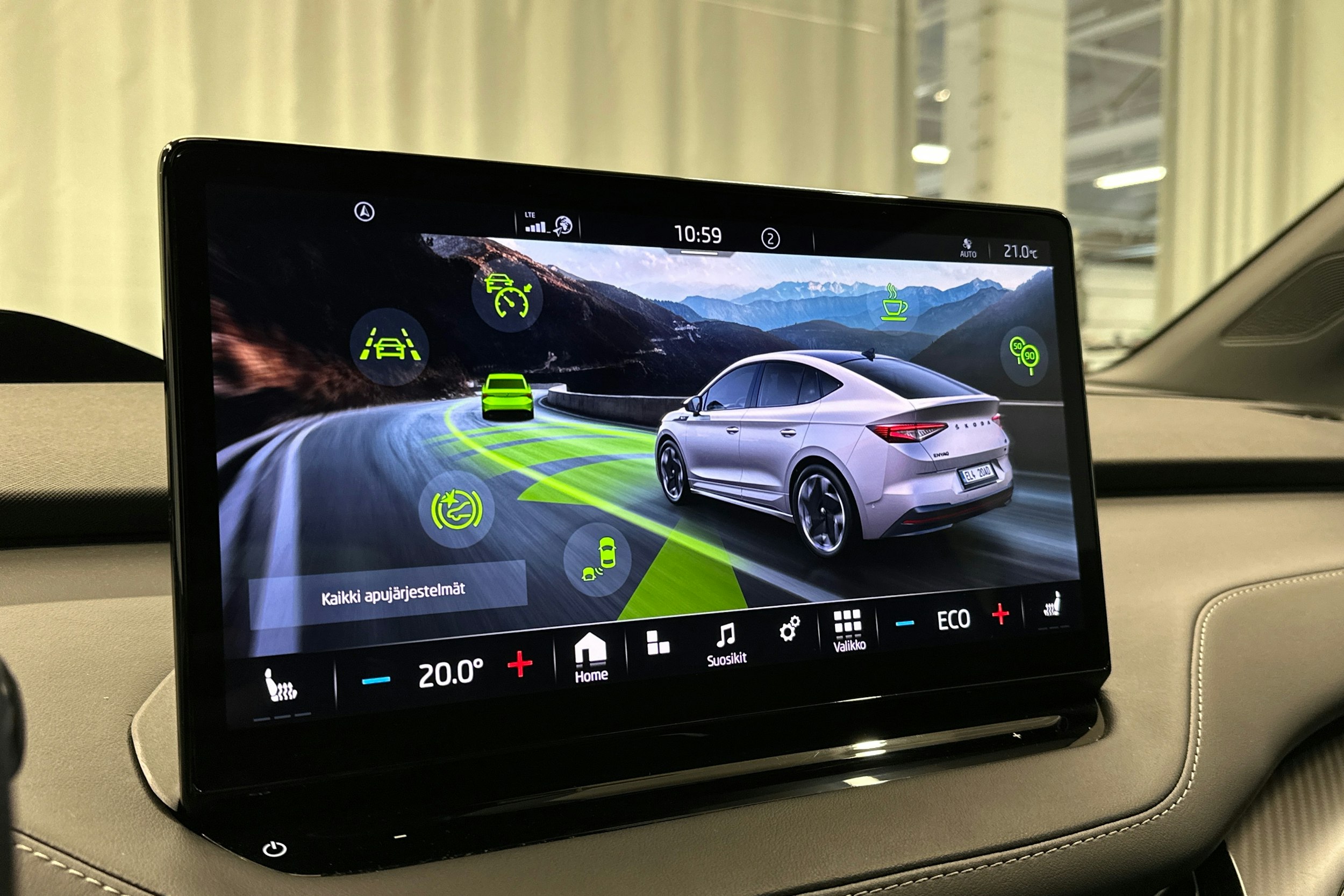 vihreä Skoda Enyaq 2023 kuva 20.