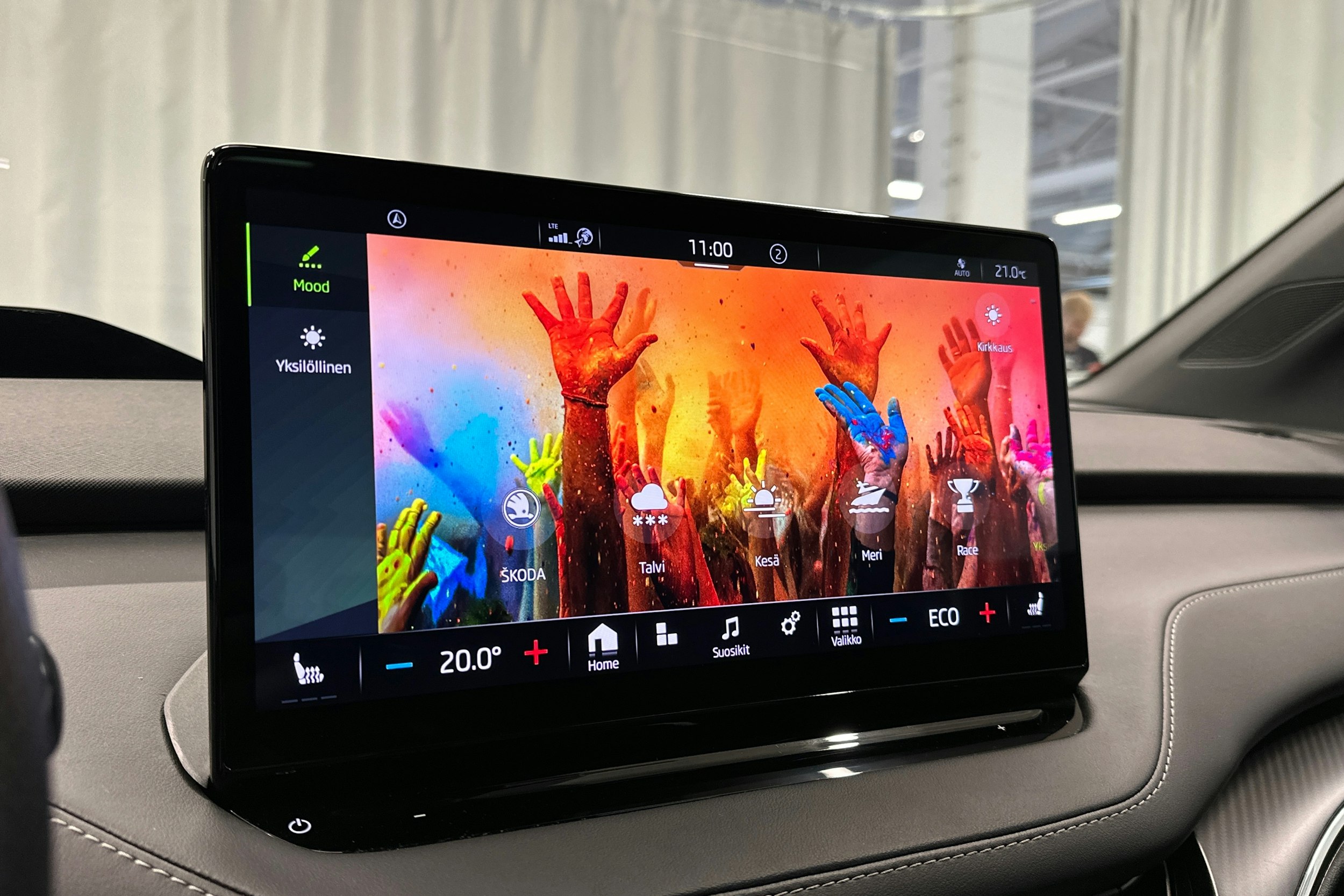 vihreä Skoda Enyaq 2023 kuva 24.