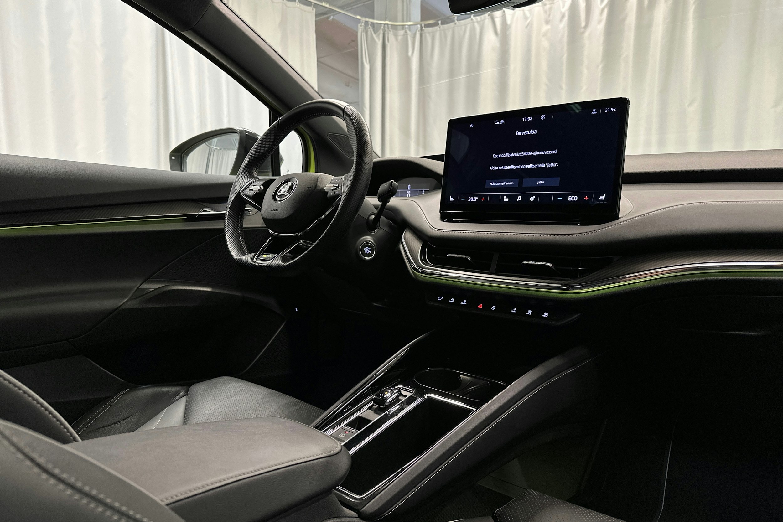 vihreä Skoda Enyaq 2023 kuva 36.