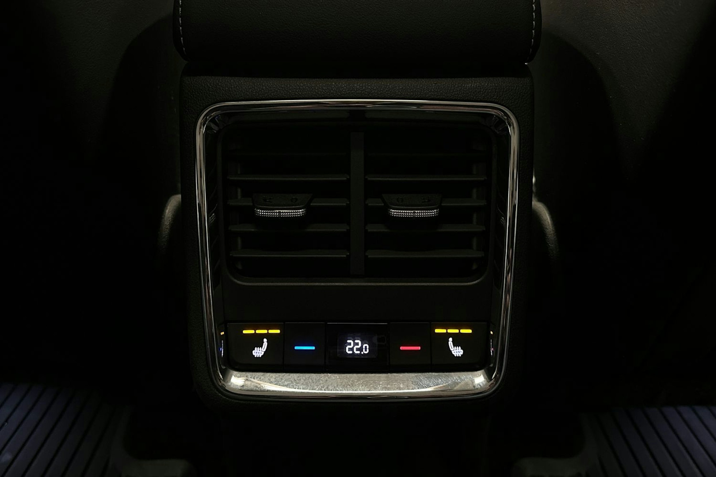 harmaa Skoda Enyaq 2023 kuva 11.