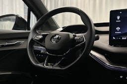 harmaa Skoda Enyaq 2023 kuva 12.