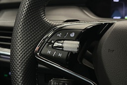 harmaa Skoda Enyaq 2023 kuva 15.