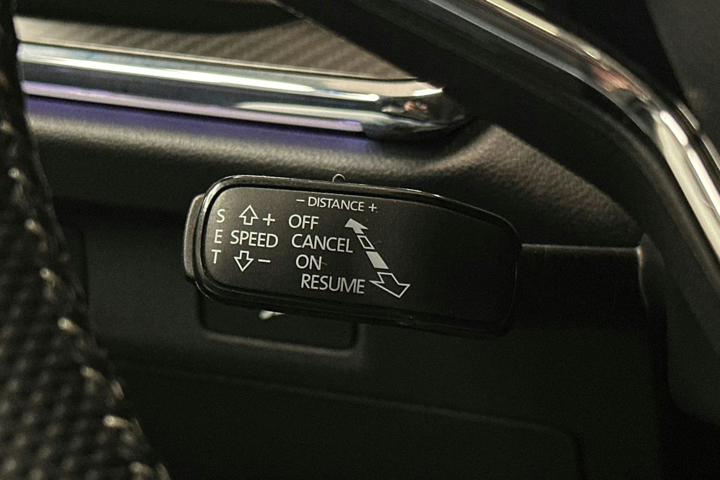 harmaa Skoda Enyaq 2023 kuva 17.